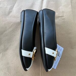 NIB Aerosoles Women's Big Bet Ballet Flats Black , White , Gold 6.5